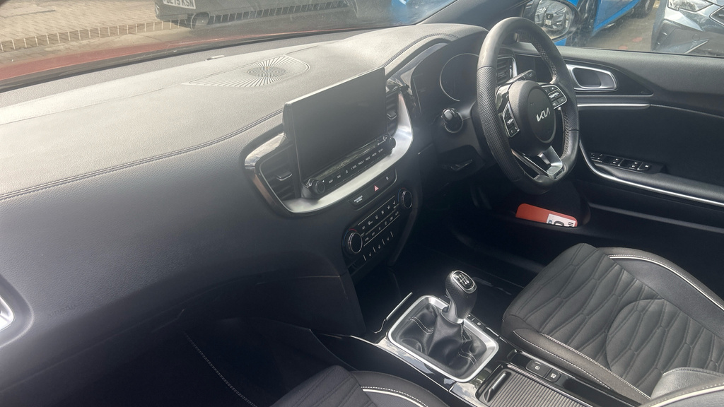 Kia Ceed 1.5T Gdi Isg 138 Gt-line Hatchback Black #11