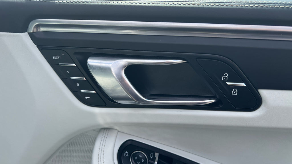 Porsche Macan Automatic  #53