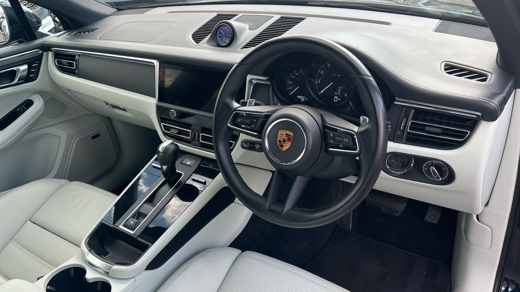 Porsche Macan Automatic  #17