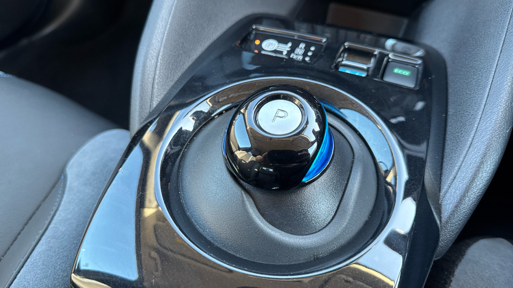 Nissan Leaf 110Kw N-connecta 39Kwh Black #31