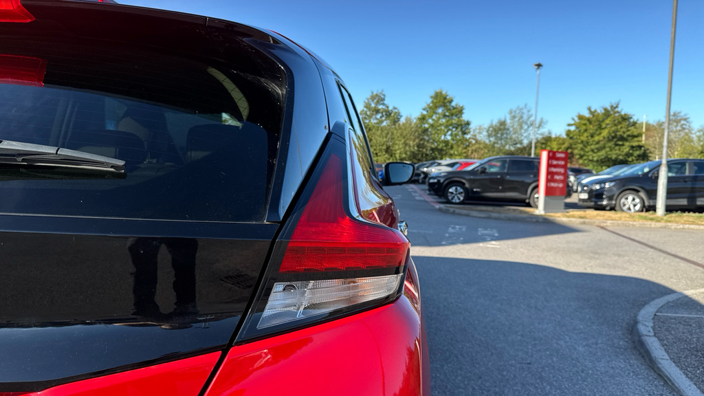 Nissan Leaf 110Kw N-connecta 39Kwh Black #40