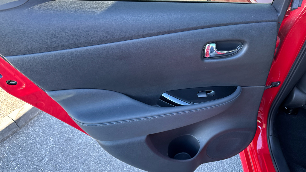 Nissan Leaf 110Kw N-connecta 39Kwh Black #24