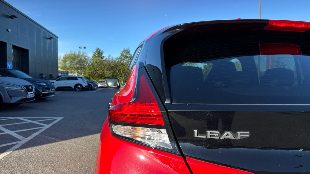Nissan Leaf 110Kw N-connecta 39Kwh Black #39