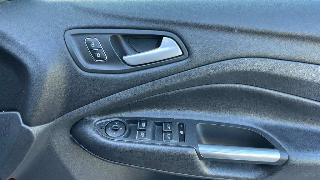 Ford Kuga  Black #39
