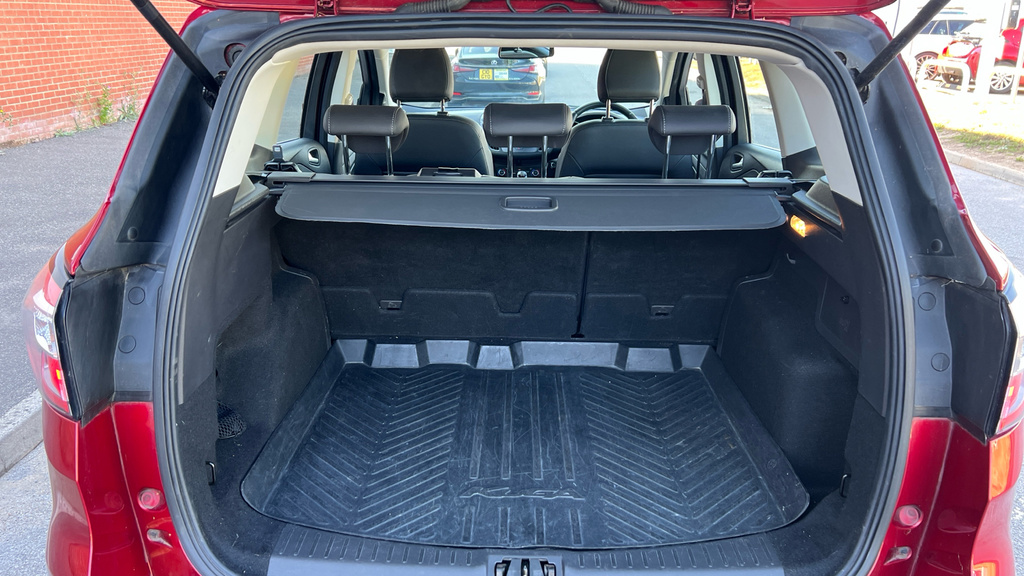 Ford Kuga  Black #25