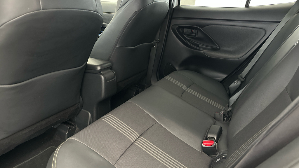 Toyota Yaris Cross 1.5 Hybrid Excel Cvt Black #22