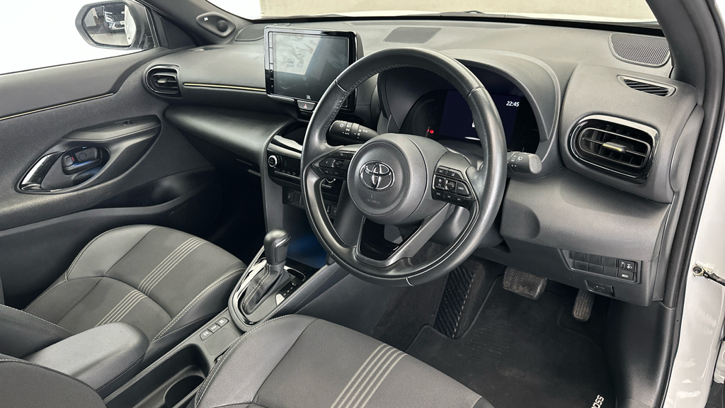 Toyota Yaris Cross 1.5 Hybrid Excel Cvt Black #11