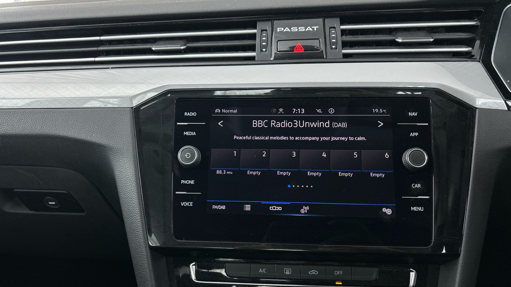 Volkswagen Passat Se Blue #16