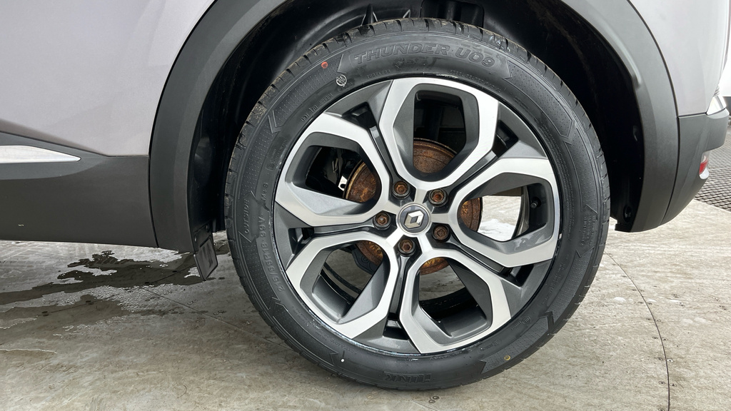 Renault Captur E-tech Launch Edition Black #30