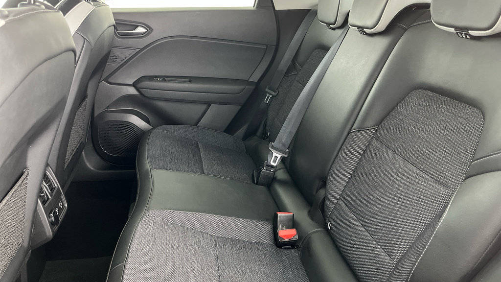 Renault Captur E-tech Launch Edition Black #26
