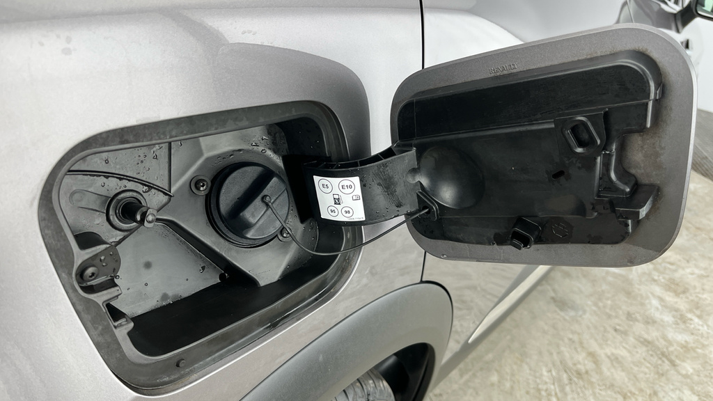 Renault Captur E-tech Launch Edition Black #33