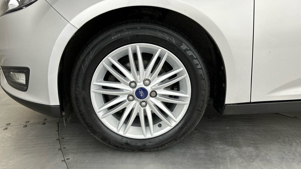 Ford Focus Ecoblue Titanium #21