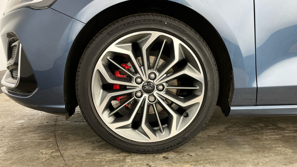 Ford Focus Active Edition Red #25