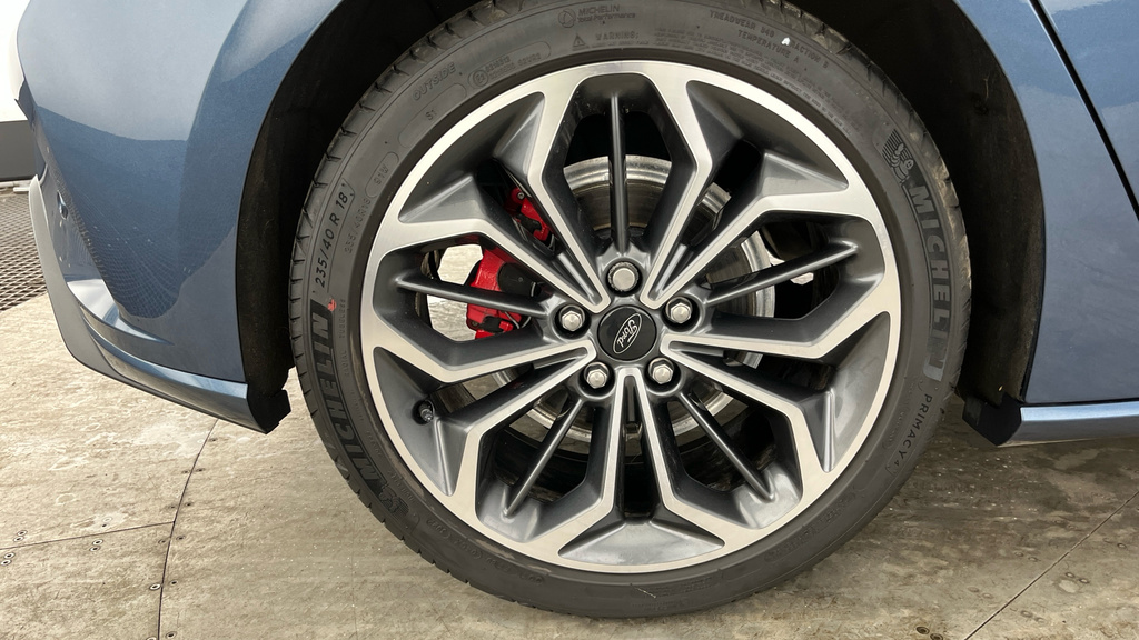 Ford Focus Active Edition Red #27