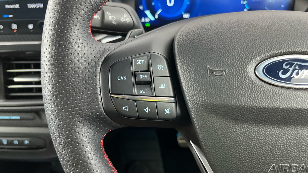 Ford Focus Active Edition Red #10