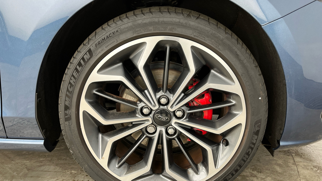 Ford Focus Active Edition Red #28