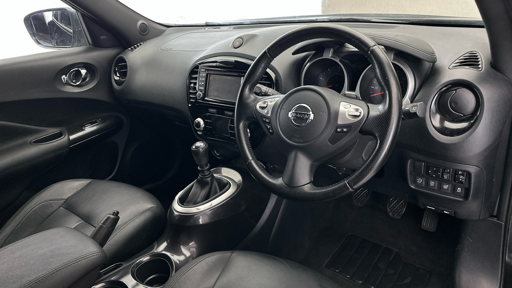 Nissan Juke Juke Visia Red #9