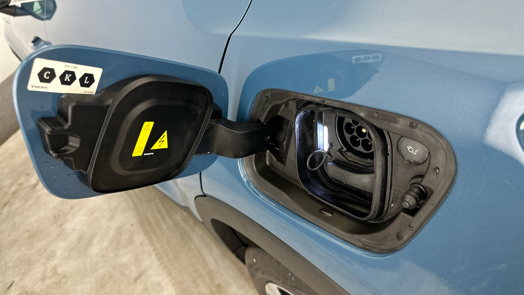 Volvo C40 Plus Black #30