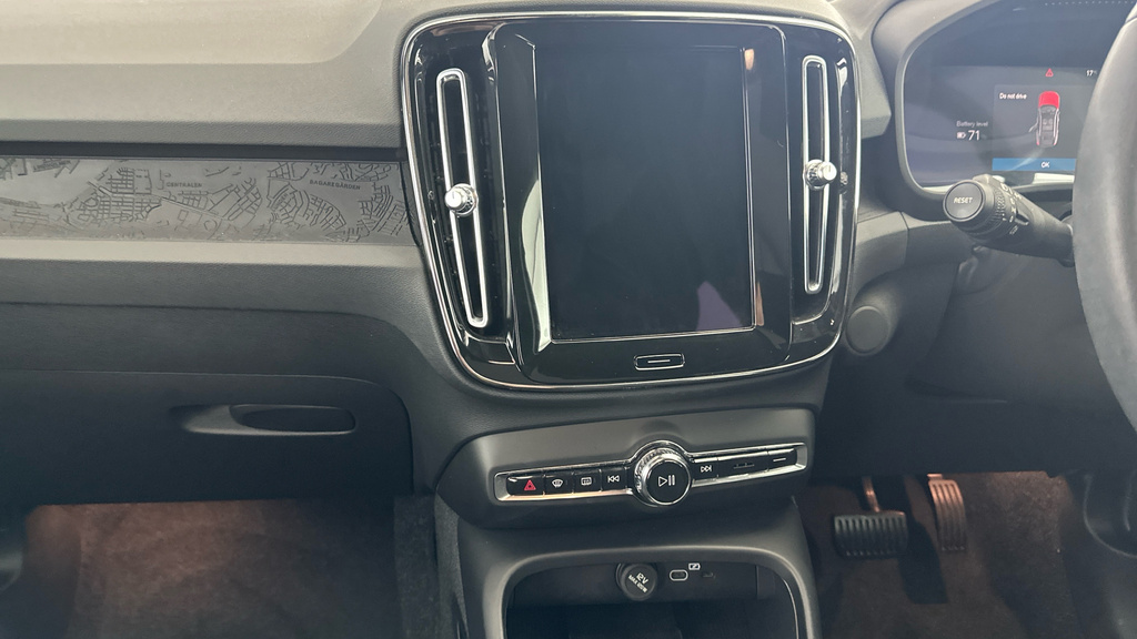 Volvo C40 Plus Black #21