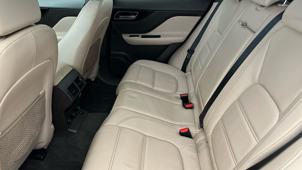 Jaguar F-Pace Diesel #23