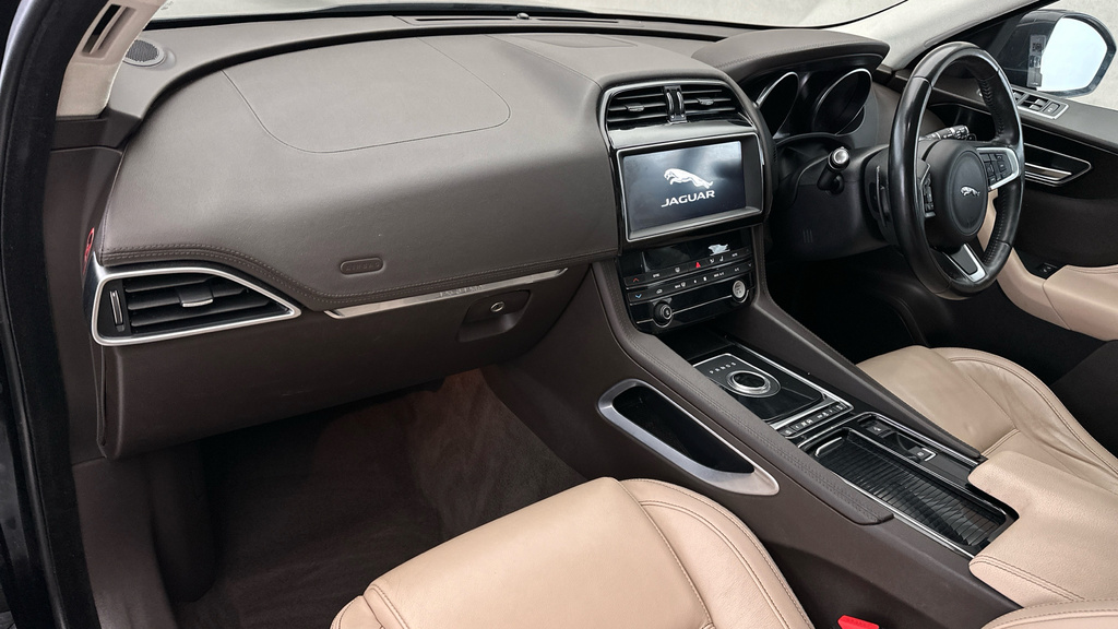 Jaguar F-Pace Diesel #14