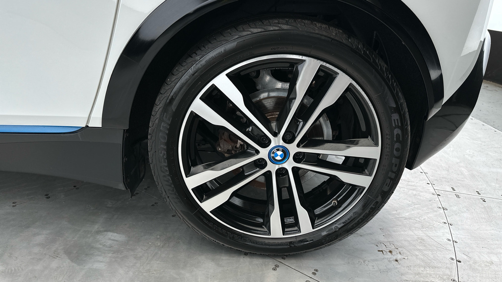 BMW i3 Unknown White #24