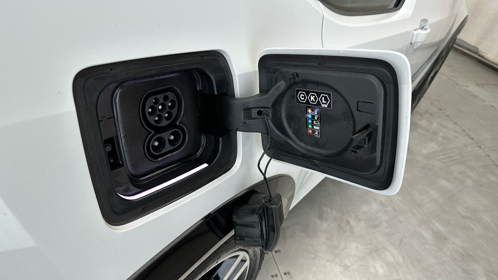BMW i3 Unknown White #27