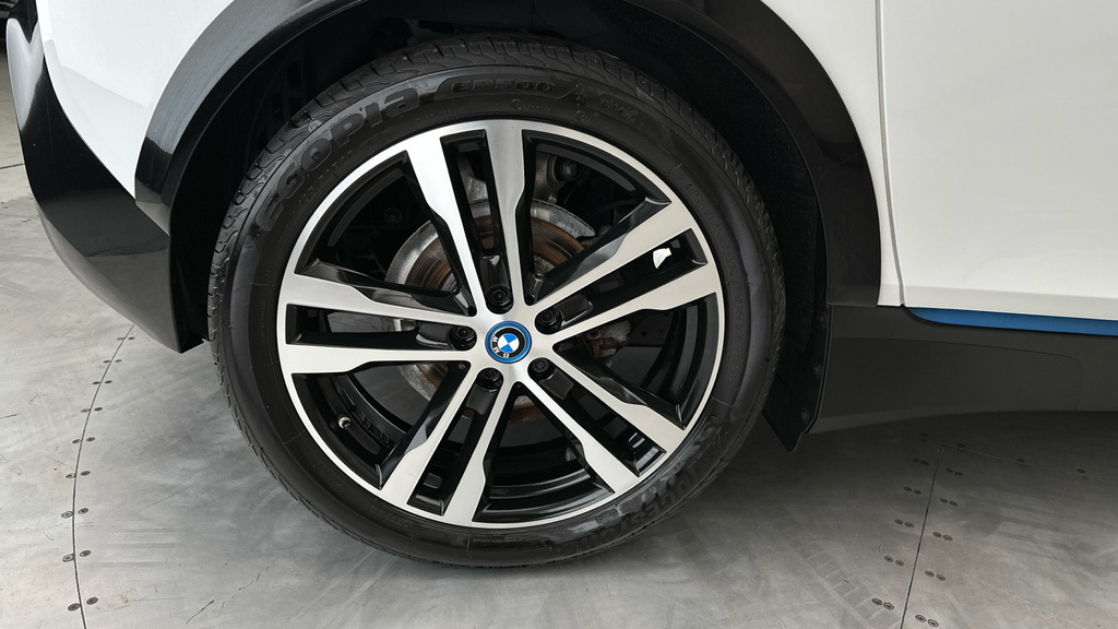 BMW i3 Unknown White #25