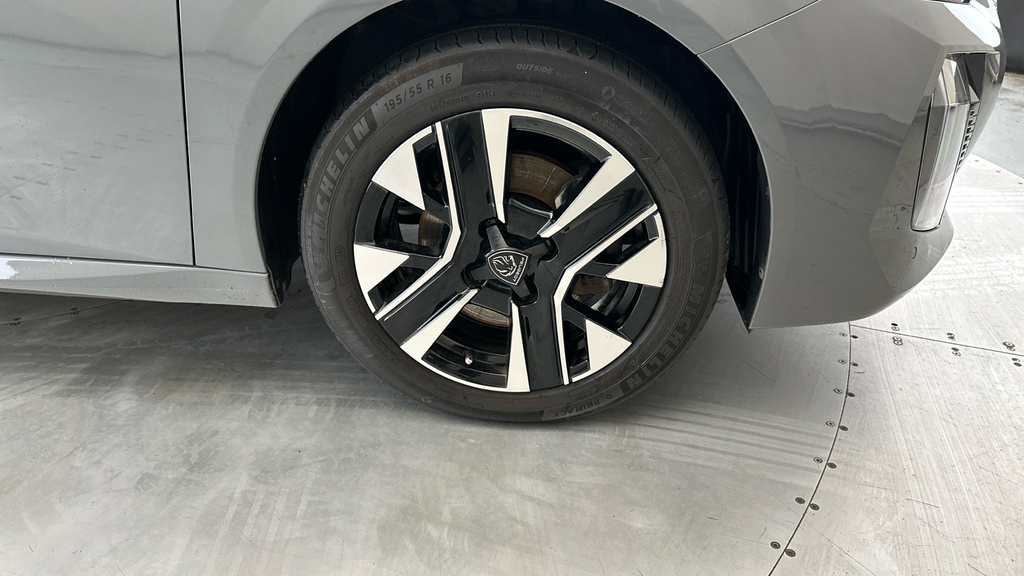 Peugeot 208 1.2 Puretech 100 Gt Black #25