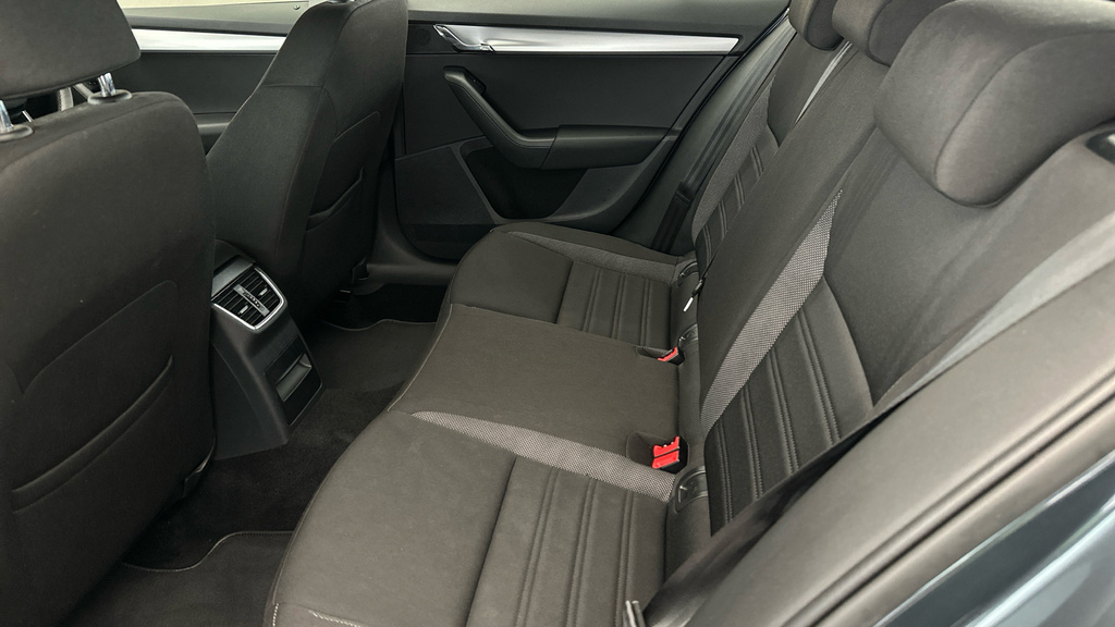 Skoda Octavia Blue #18
