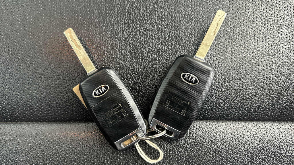 Kia Picanto Gt-line White #11