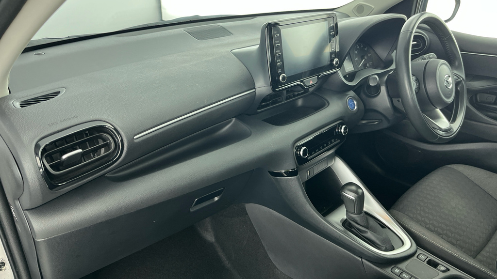 Mazda 2 Se-l White #10
