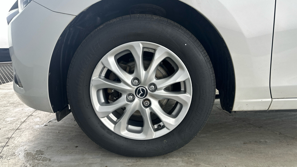 Mazda 2 2 Se-l White #28