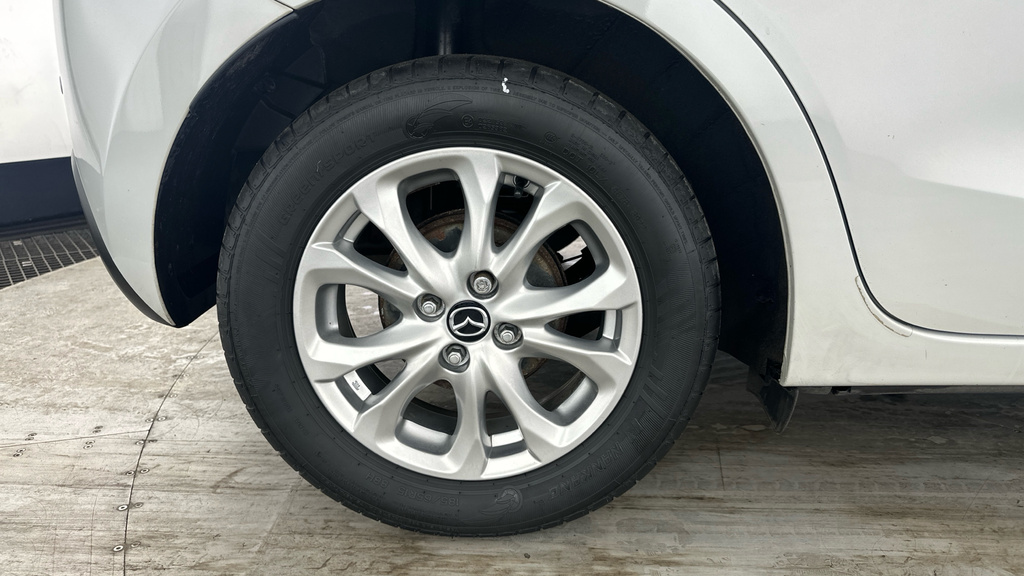 Mazda 2 2 Se-l White #30