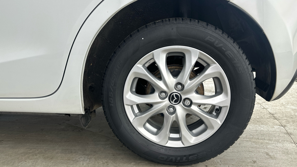 Mazda 2 2 Se-l White #29