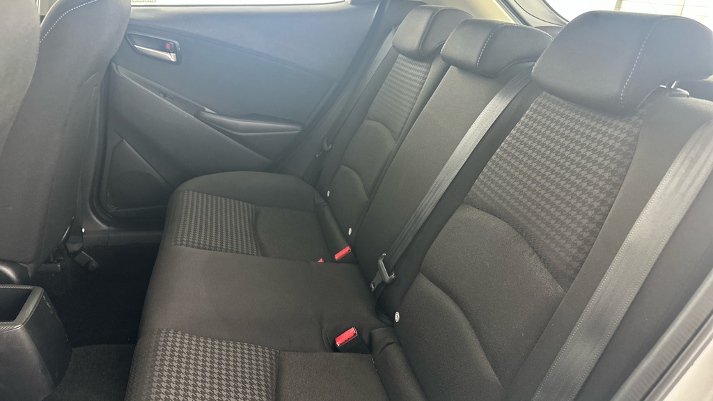 Mazda 2 2 Se-l White #25
