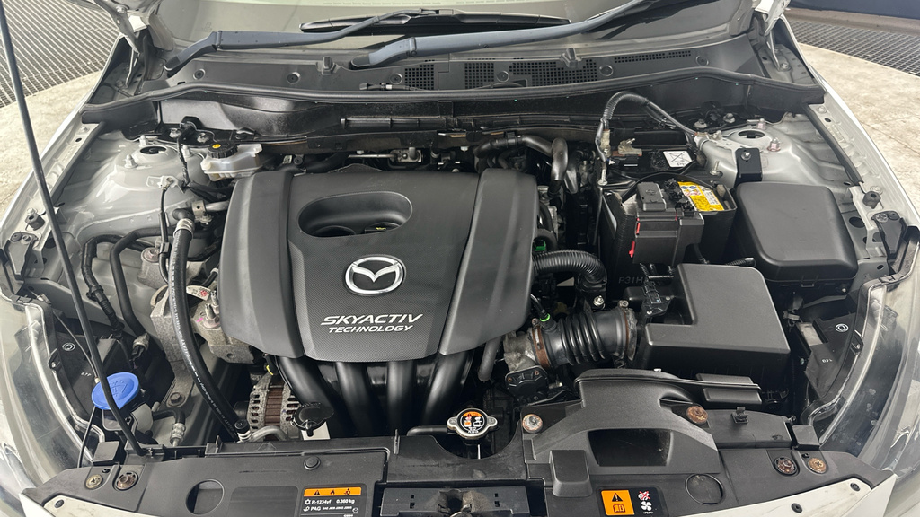 Mazda 2 2 Se-l White #27