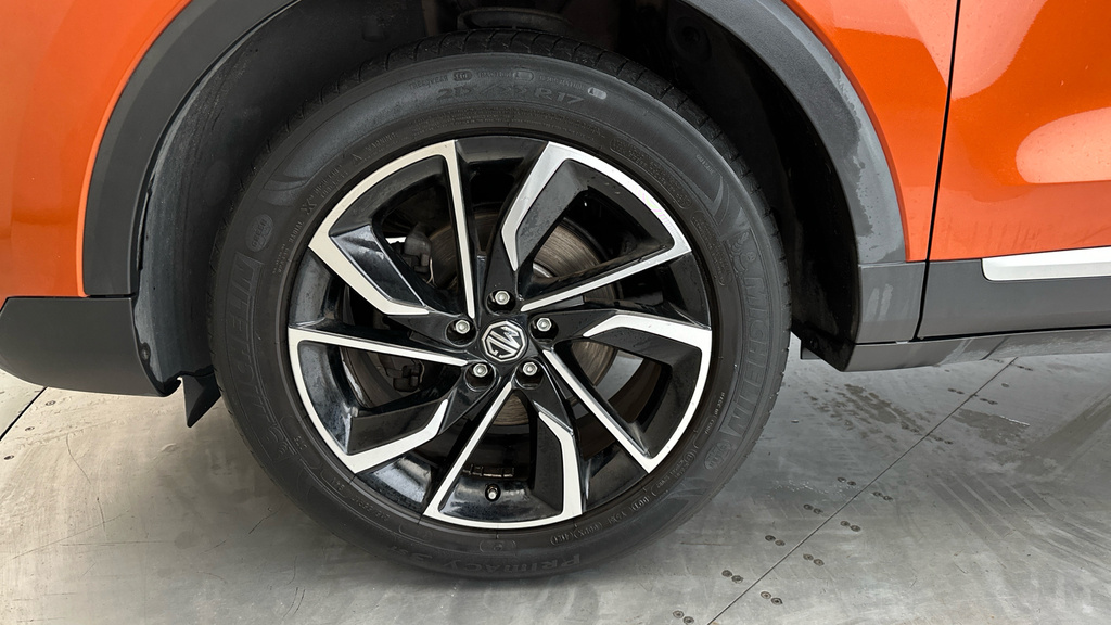 MG ZS Se Long Range Black #20