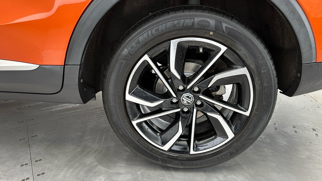 MG ZS Se Long Range Black #21