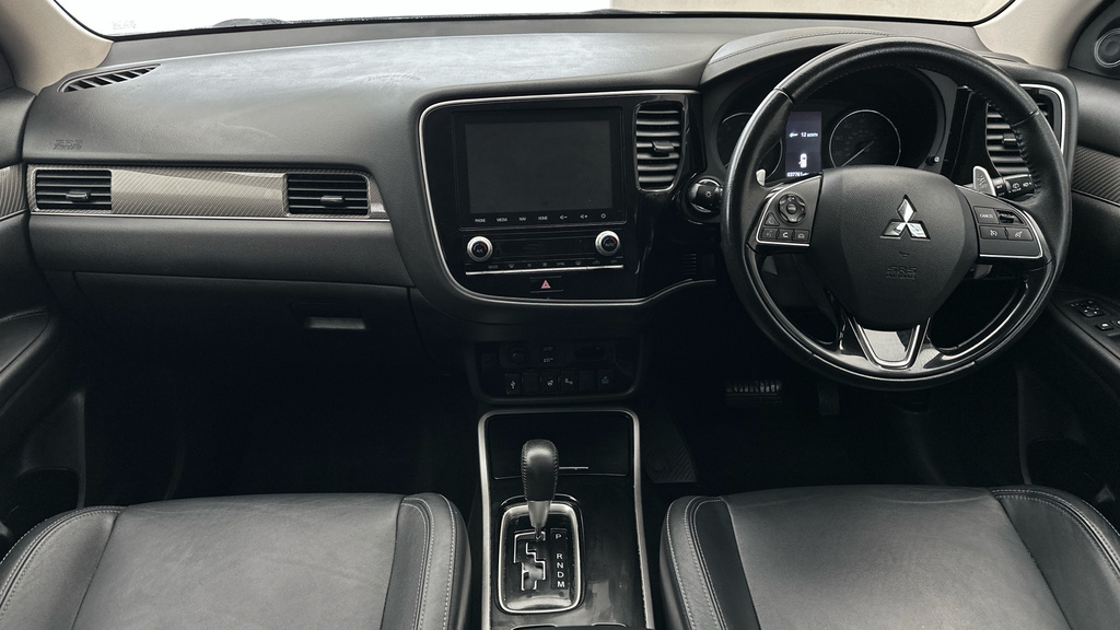 Mitsubishi Outlander Dynamic White #12