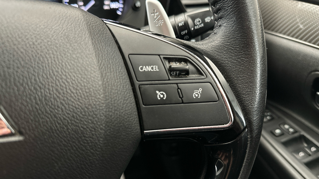 Mitsubishi Outlander Dynamic White #15