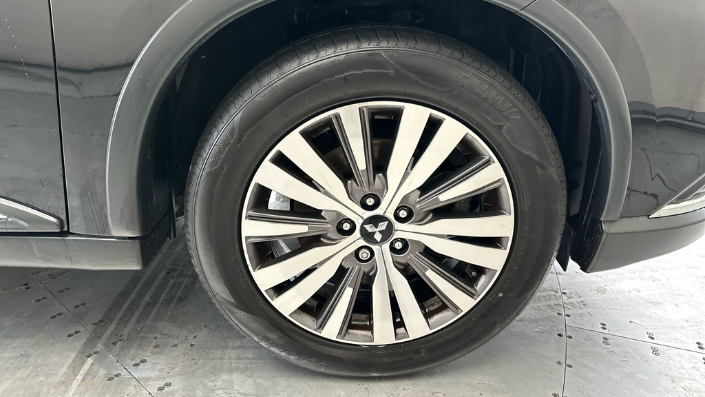 Mitsubishi Outlander Dynamic White #25