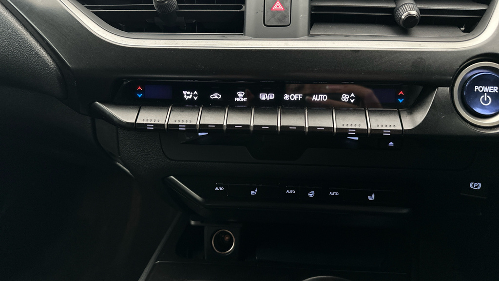 Lexus UX Premium Pack Red #17