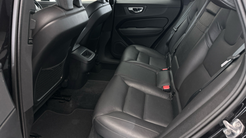 Volvo XC60 Xenium Pack , Pilot Assit , Blis Black #19