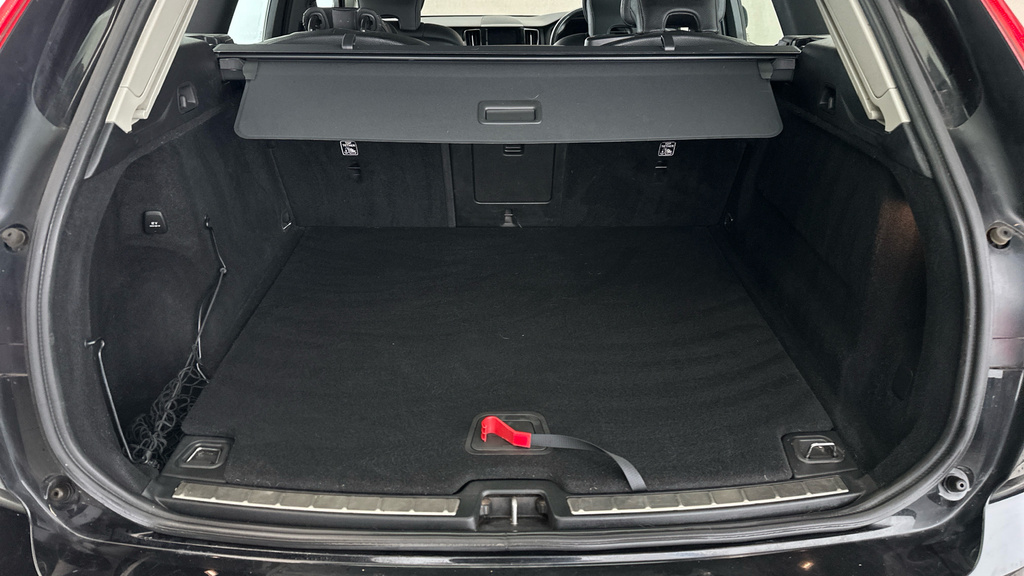 Volvo XC60 Xenium Pack , Pilot Assit , Blis Black #20