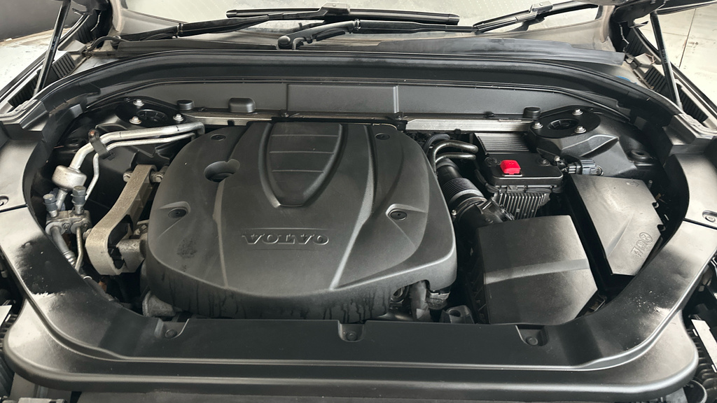 Volvo XC60 Xenium Pack , Pilot Assit , Blis Black #21