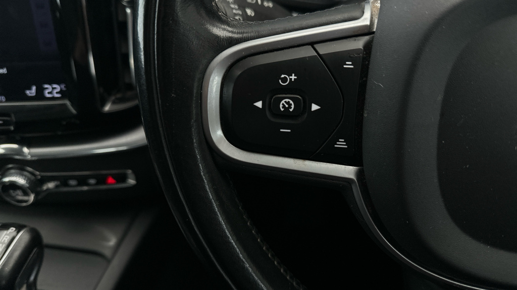 Volvo XC60 Xenium Pack , Pilot Assit , Blis Black #14