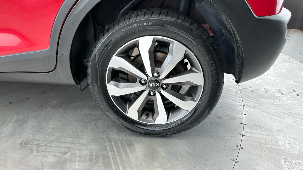 Kia Stonic Maxx White #22