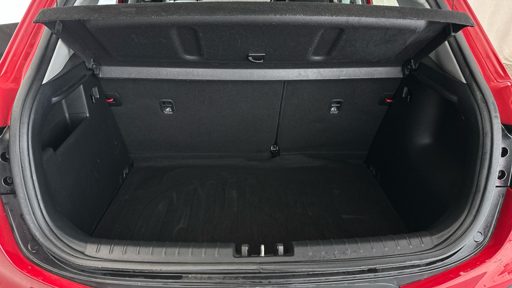 Kia Stonic Maxx White #19