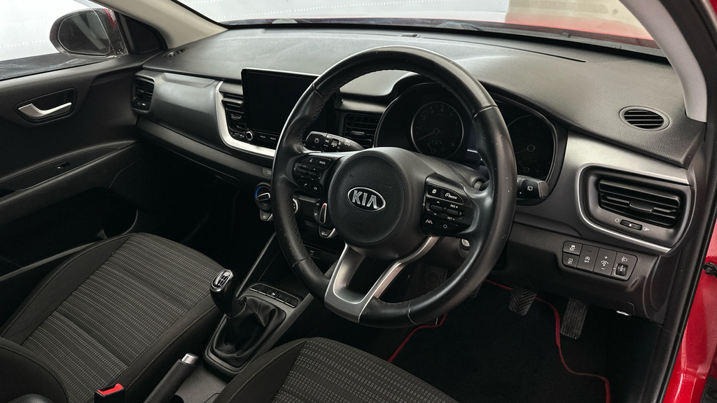Kia Stonic Maxx White #10